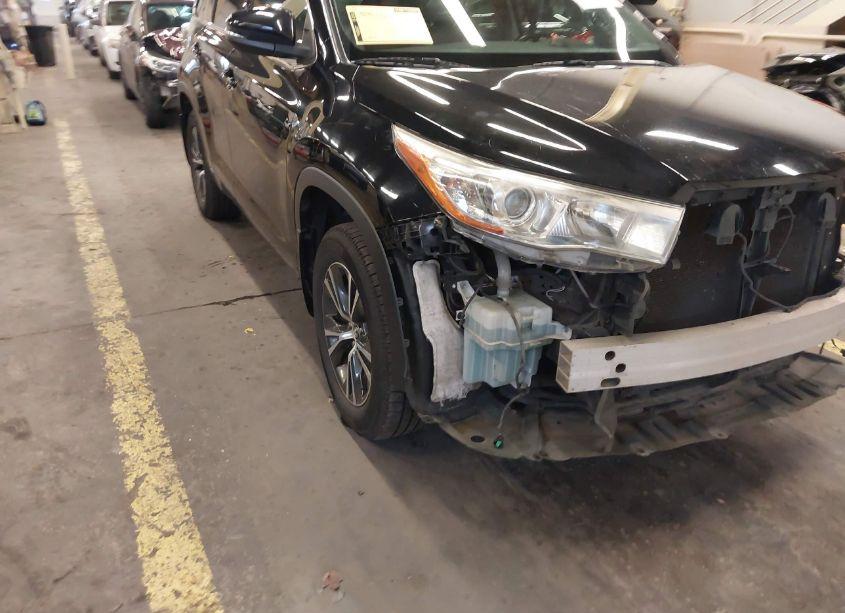 Photo 21 of 2016 Toyota Highlander XLE V6 (VIN 5TDJKRFH6GS257607)