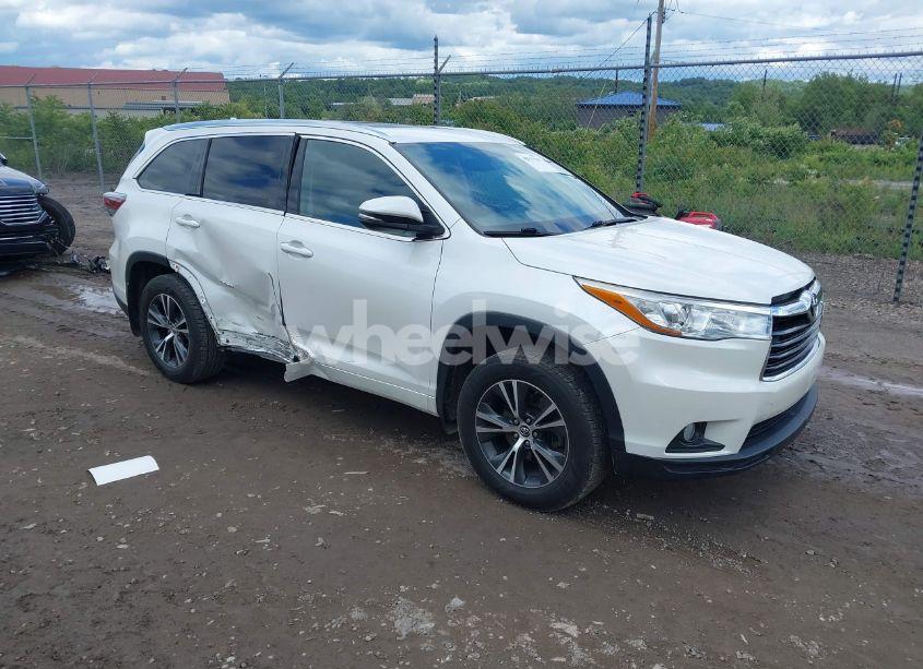 2016 Toyota Highlander XLE V6 (VIN 5TDJKRFH6GS260362) main photo