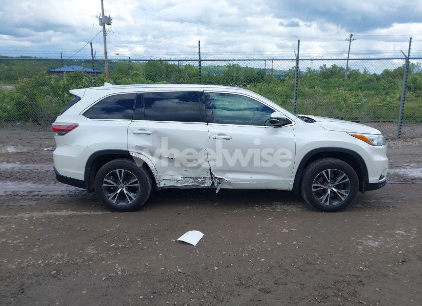 Photo 14 of 2016 Toyota Highlander XLE V6 (VIN 5TDJKRFH6GS260362)