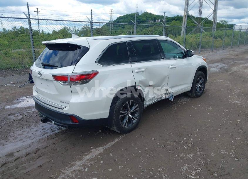 Photo 4 of 2016 Toyota Highlander XLE V6 (VIN 5TDJKRFH6GS260362)