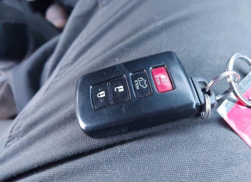 Photo 11 of 2016 Toyota Highlander XLE V6 (VIN 5TDJKRFH6GS311245)