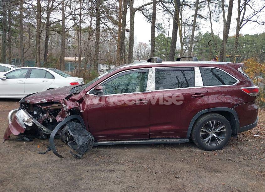 Photo 15 of 2016 Toyota Highlander XLE V6 (VIN 5TDJKRFH6GS316123)
