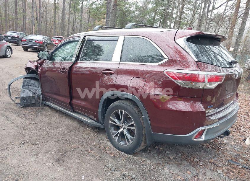 Photo 3 of 2016 Toyota Highlander XLE V6 (VIN 5TDJKRFH6GS316123)