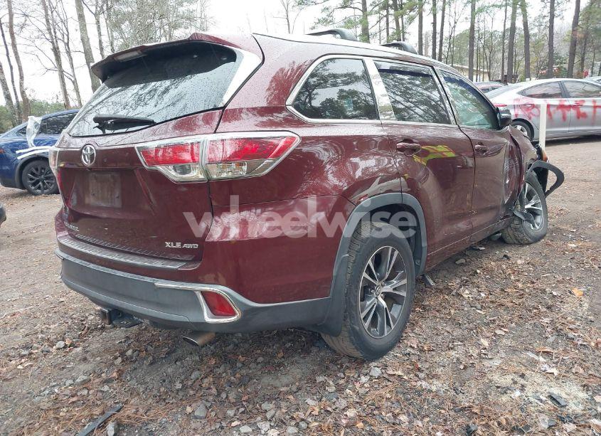 Photo 4 of 2016 Toyota Highlander XLE V6 (VIN 5TDJKRFH6GS316123)