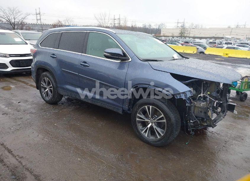 2016 Toyota Highlander XLE V6 (VIN 5TDJKRFH6GS323167) main photo