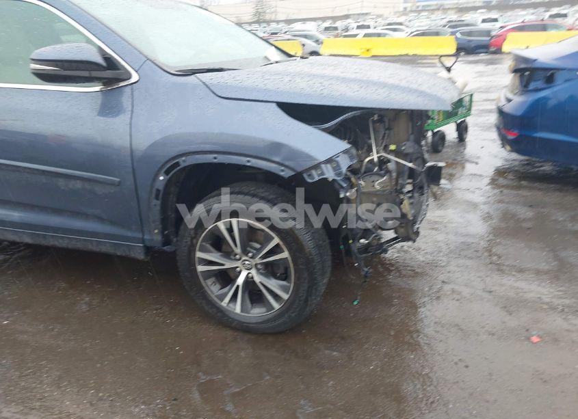 Photo 17 of 2016 Toyota Highlander XLE V6 (VIN 5TDJKRFH6GS323167)