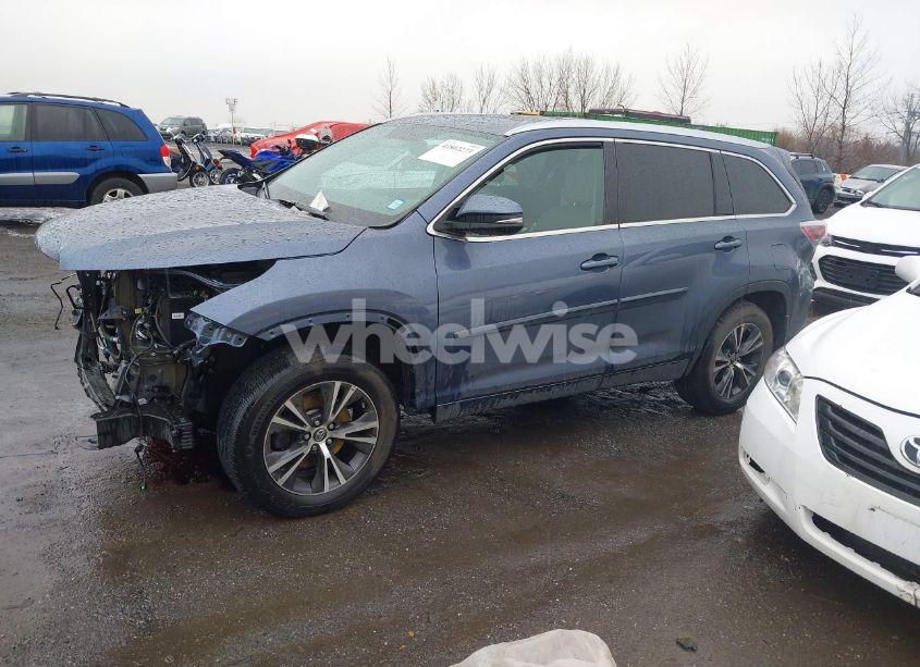 Photo 2 of 2016 Toyota Highlander XLE V6 (VIN 5TDJKRFH6GS323167)