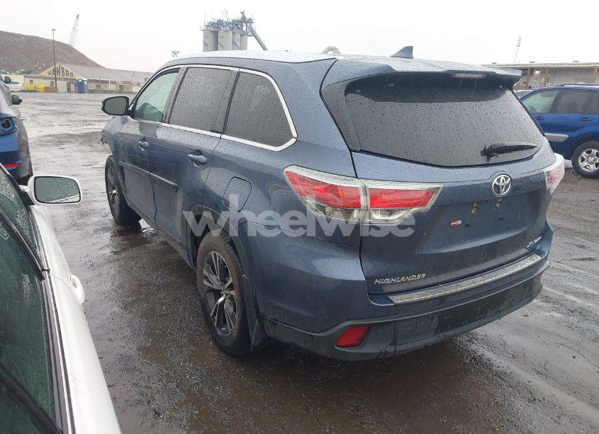 Photo 3 of 2016 Toyota Highlander XLE V6 (VIN 5TDJKRFH6GS323167)