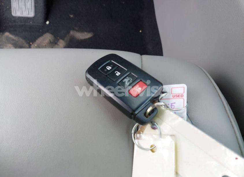 Photo 11 of 2014 Toyota Highlander XLE V6 (VIN 5TDJKRFH7ES070745)