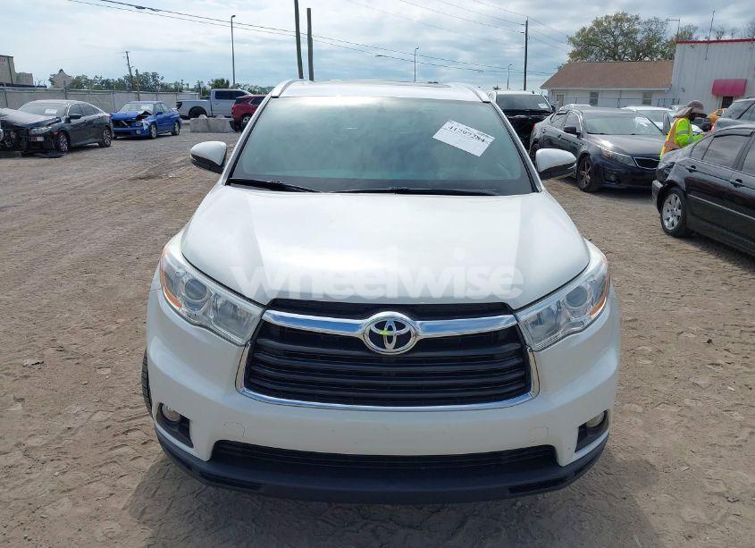 Photo 12 of 2014 Toyota Highlander XLE V6 (VIN 5TDJKRFH7ES070745)