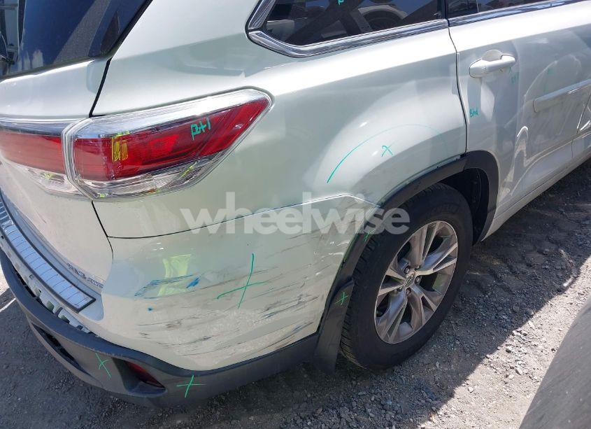 Photo 17 of 2014 Toyota Highlander XLE V6 (VIN 5TDJKRFH7ES070745)