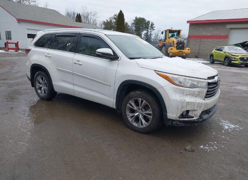 2015 Toyota Highlander XLE (VIN 5TDJKRFH7FS147809) main photo