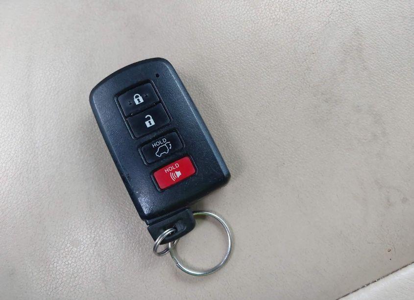 Photo 11 of 2015 Toyota Highlander XLE (VIN 5TDJKRFH7FS147809)