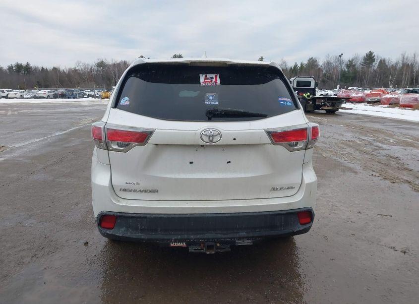 Photo 15 of 2015 Toyota Highlander XLE (VIN 5TDJKRFH7FS147809)