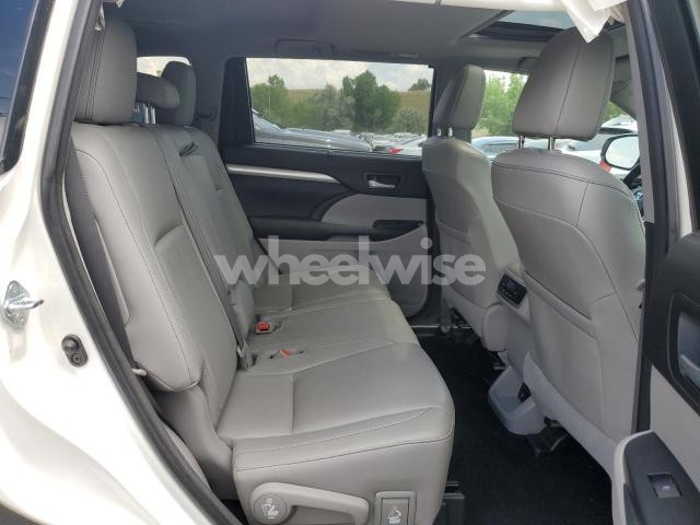 Photo 12 of 2015 TOYOTA HIGHLANDER XLE (VIN 5TDJKRFH7FS169633)