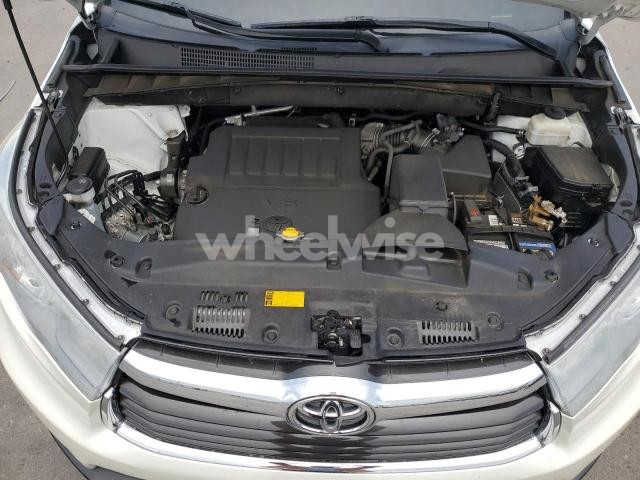 Photo 4 of 2015 TOYOTA HIGHLANDER XLE (VIN 5TDJKRFH7FS169633)