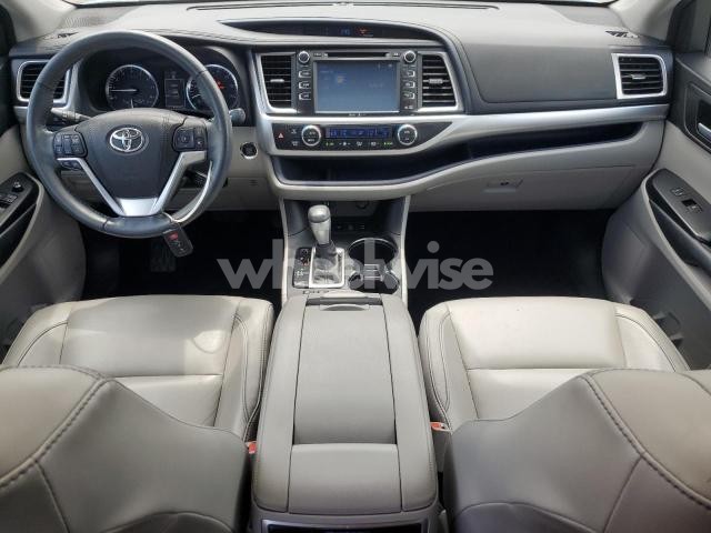 Photo 5 of 2015 TOYOTA HIGHLANDER XLE (VIN 5TDJKRFH7FS169633)