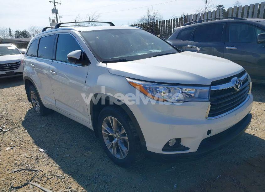 2015 Toyota Highlander XLE V6 (VIN 5TDJKRFH7FS177151) main photo