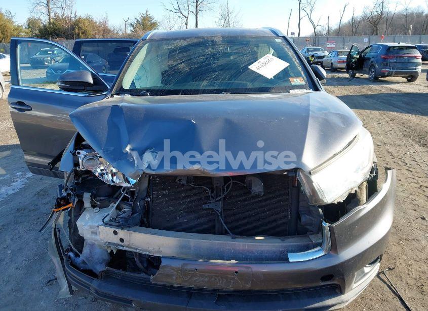 Photo 12 of 2015 Toyota Highlander XLE V6 (VIN 5TDJKRFH7FS179109)