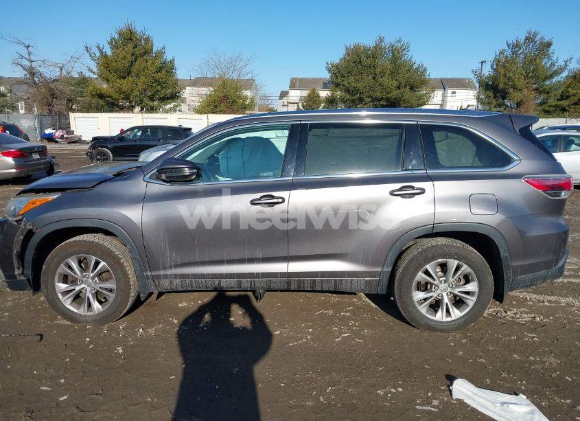 Photo 14 of 2015 Toyota Highlander XLE V6 (VIN 5TDJKRFH7FS179109)
