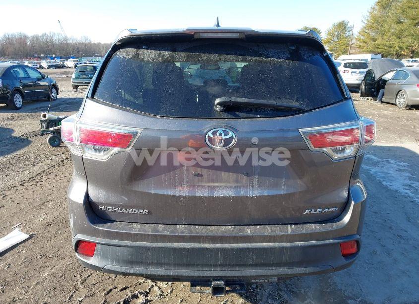 Photo 16 of 2015 Toyota Highlander XLE V6 (VIN 5TDJKRFH7FS179109)