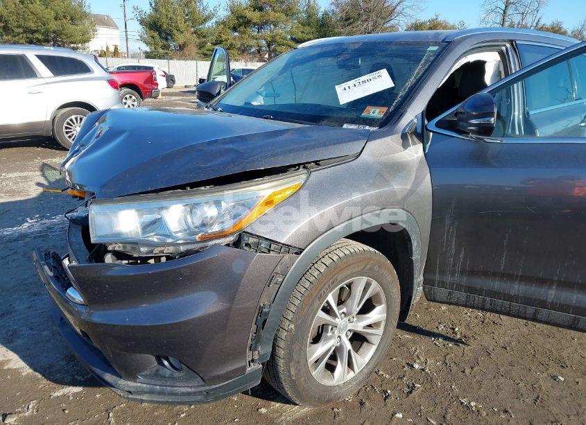 Photo 19 of 2015 Toyota Highlander XLE V6 (VIN 5TDJKRFH7FS179109)