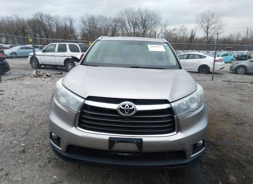 Photo 12 of 2016 Toyota Highlander XLE V6 (VIN 5TDJKRFH7GS227239)
