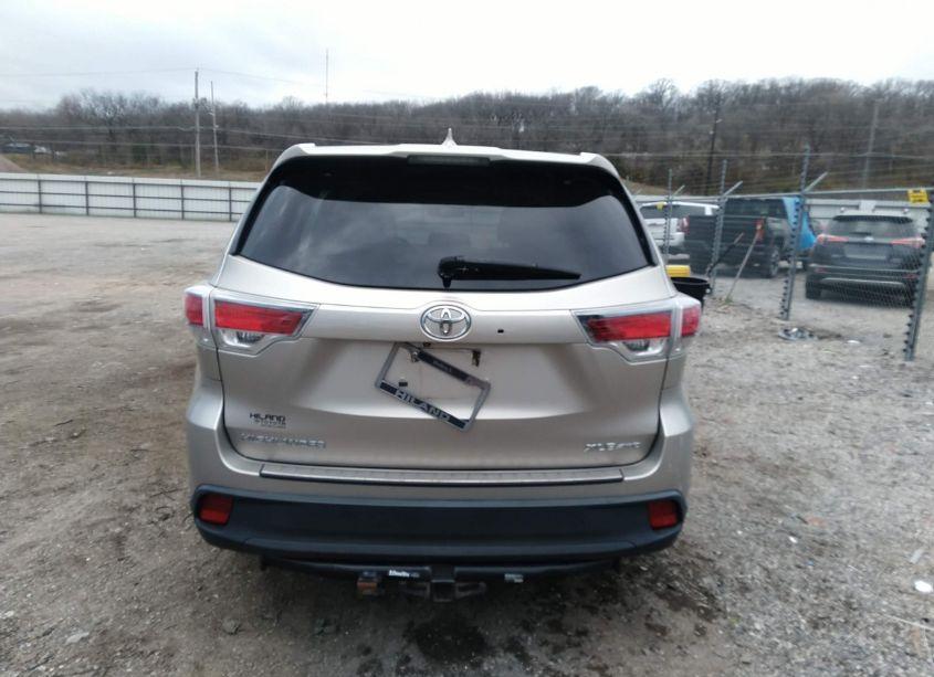 Photo 16 of 2016 Toyota Highlander XLE V6 (VIN 5TDJKRFH7GS227239)