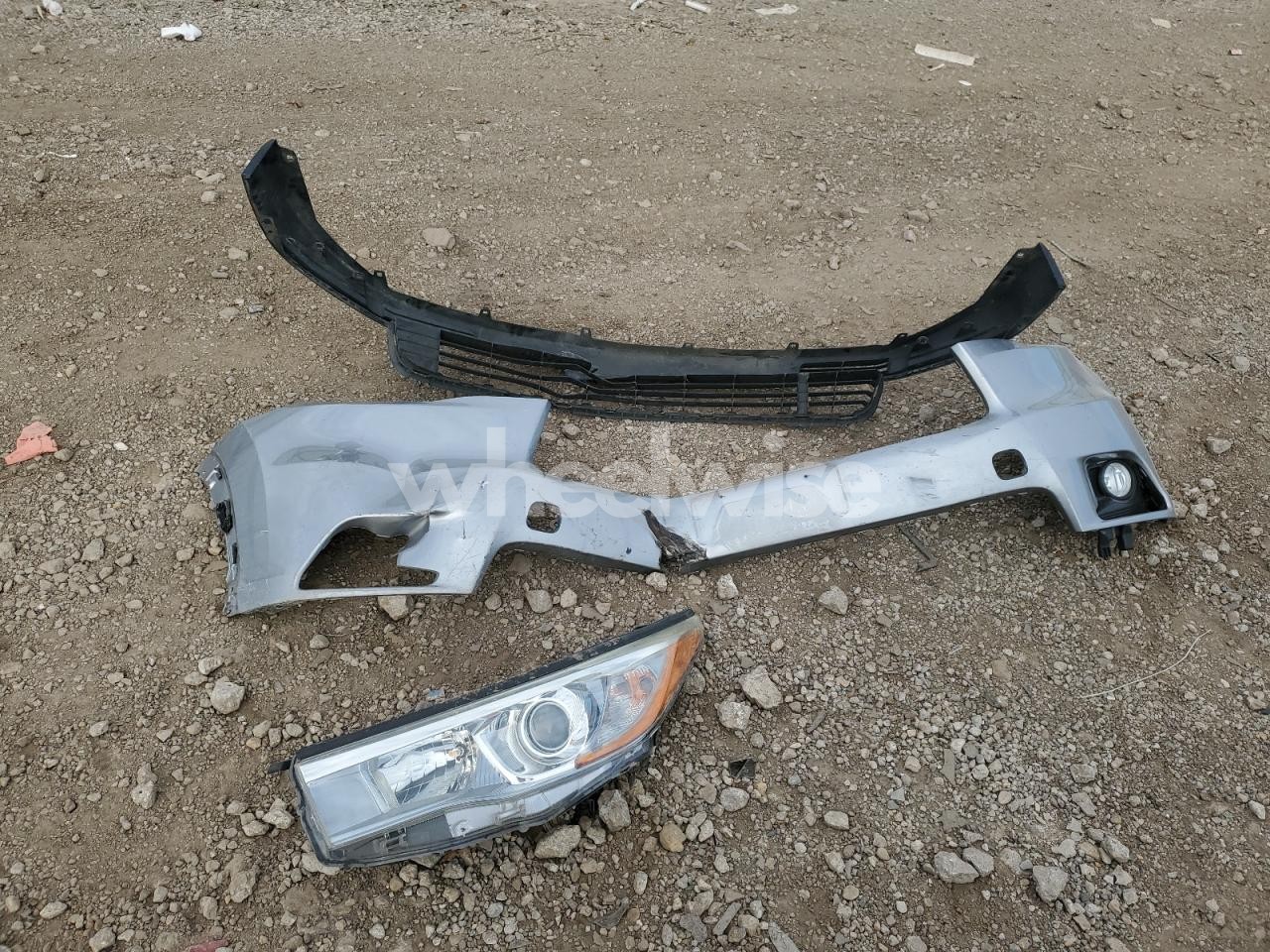 Photo 13 of 2016 TOYOTA HIGHLANDER XLE (VIN 5TDJKRFH7GS252268)