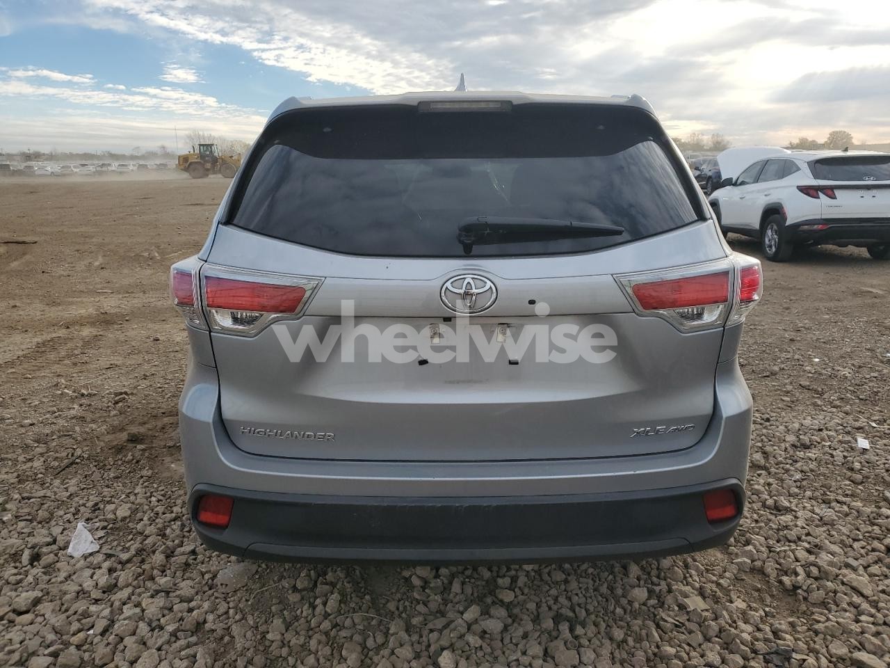 Photo 6 of 2016 TOYOTA HIGHLANDER XLE (VIN 5TDJKRFH7GS252268)