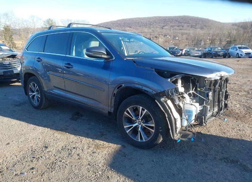 2016 Toyota Highlander XLE V6 (VIN 5TDJKRFH7GS290969) main photo