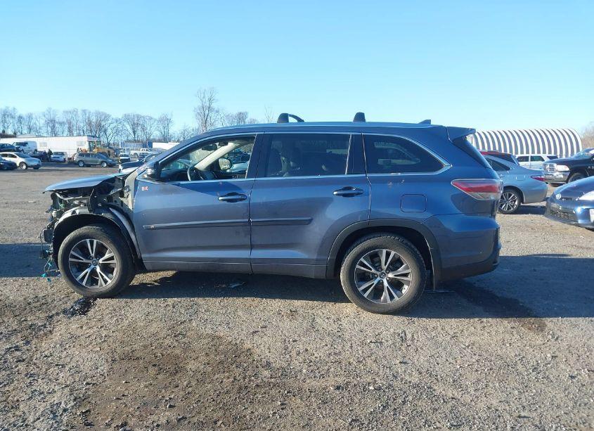 Photo 15 of 2016 Toyota Highlander XLE V6 (VIN 5TDJKRFH7GS290969)
