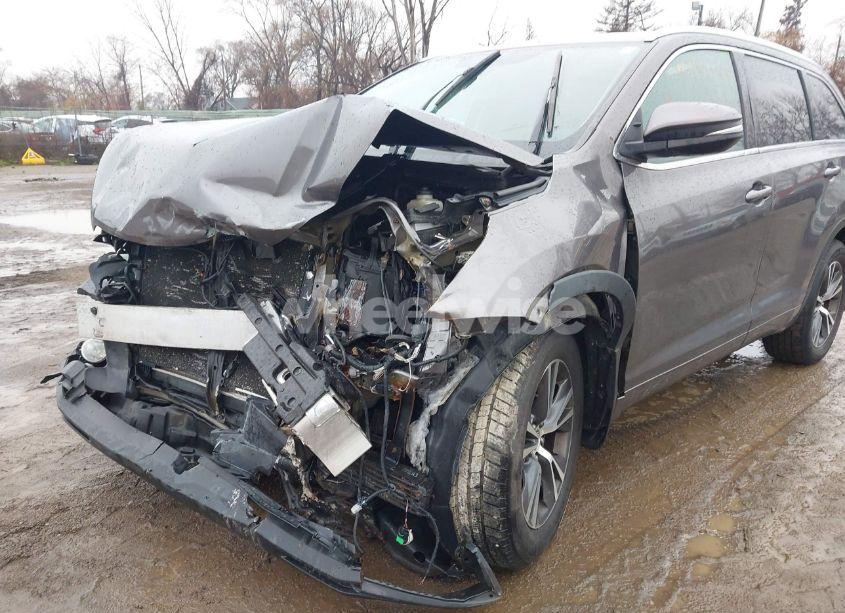 Photo 17 of 2016 Toyota Highlander XLE V6 (VIN 5TDJKRFH7GS294701)