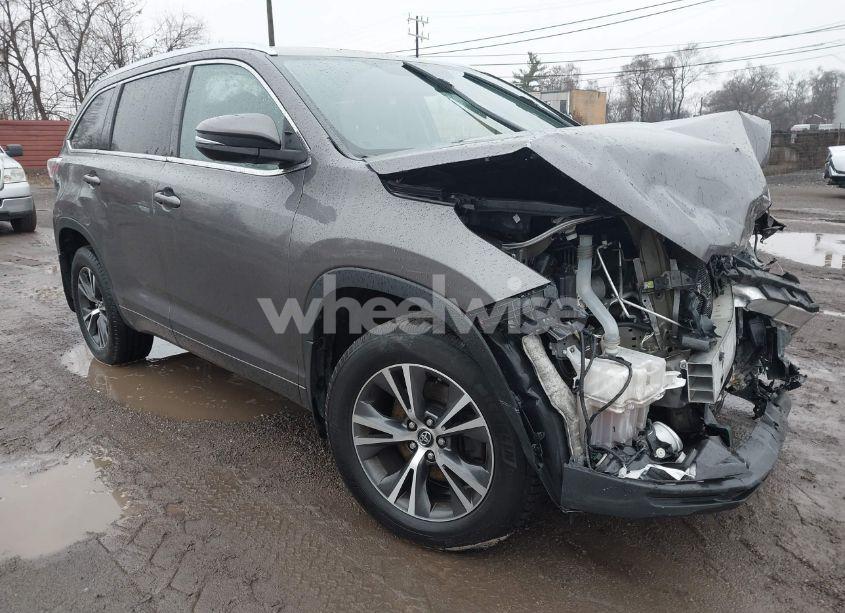 Photo 18 of 2016 Toyota Highlander XLE V6 (VIN 5TDJKRFH7GS294701)
