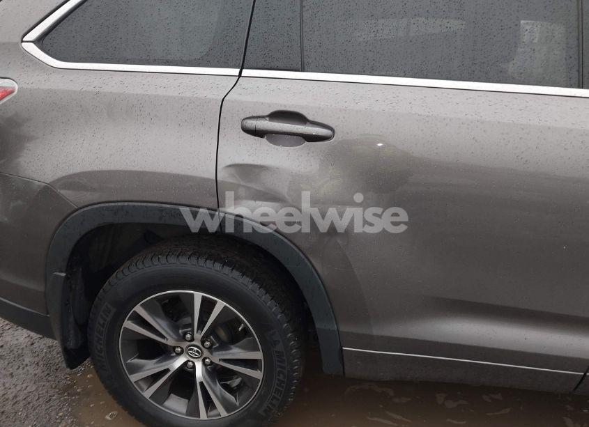 Photo 19 of 2016 Toyota Highlander XLE V6 (VIN 5TDJKRFH7GS294701)