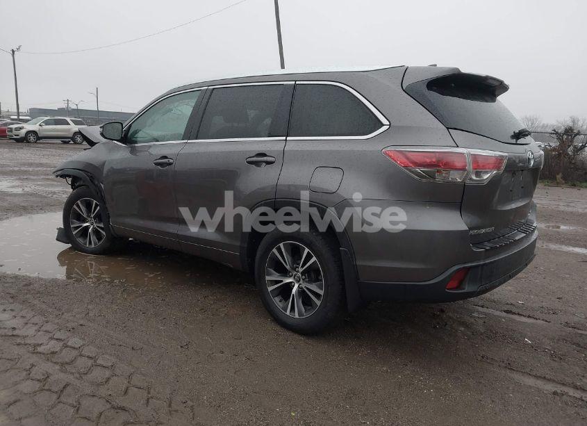 Photo 3 of 2016 Toyota Highlander XLE V6 (VIN 5TDJKRFH7GS294701)