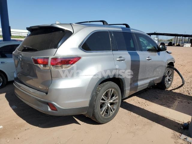 Photo 11 of 2016 TOYOTA HIGHLANDER XLE (VIN 5TDJKRFH7GS348398)