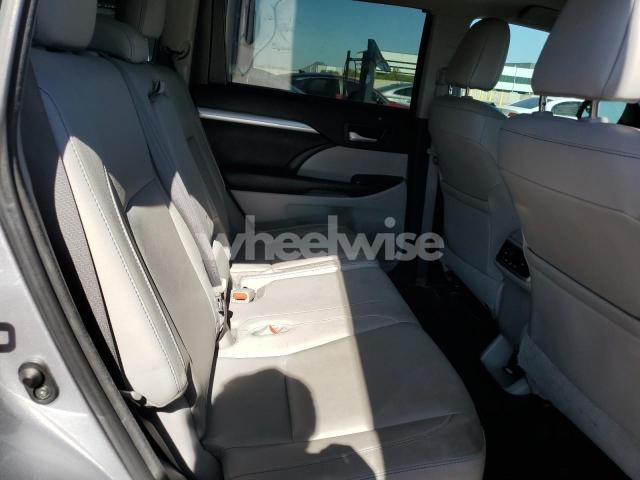 Photo 2 of 2016 TOYOTA HIGHLANDER XLE (VIN 5TDJKRFH7GS348398)