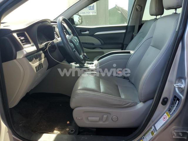 Photo 7 of 2016 TOYOTA HIGHLANDER XLE (VIN 5TDJKRFH7GS348398)