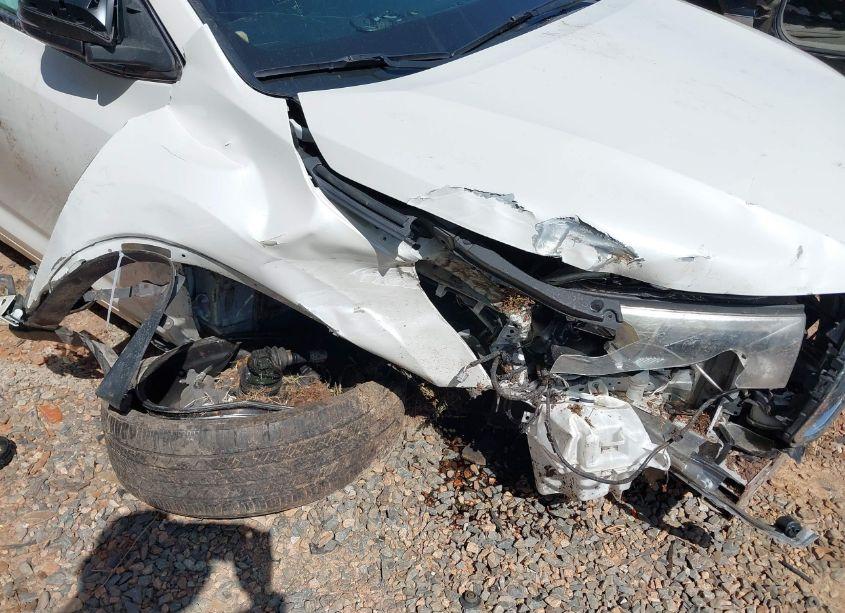 Photo 6 of 2016 Toyota Highlander XLE V6 (VIN 5TDJKRFH7GS350054)