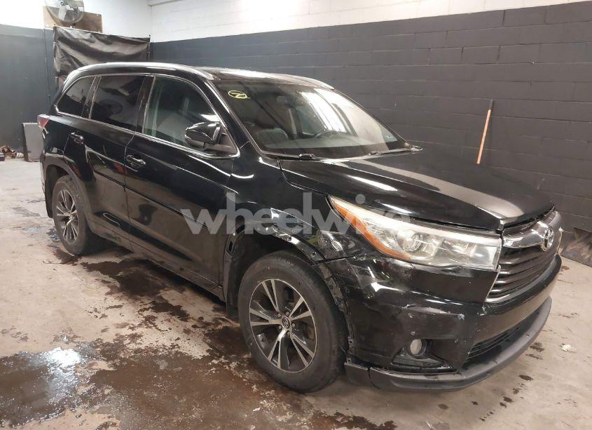 2016 Toyota Highlander XLE V6 (VIN 5TDJKRFH7GS500194) main photo