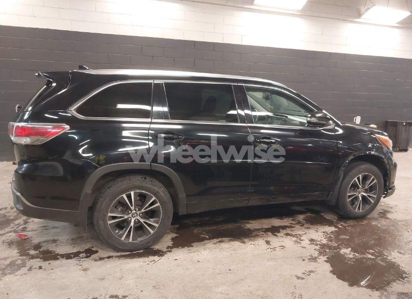 Photo 13 of 2016 Toyota Highlander XLE V6 (VIN 5TDJKRFH7GS500194)
