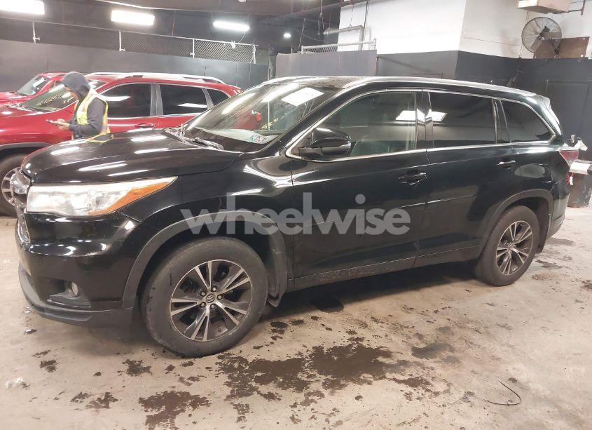 Photo 14 of 2016 Toyota Highlander XLE V6 (VIN 5TDJKRFH7GS500194)