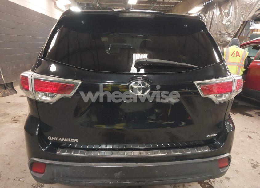 Photo 16 of 2016 Toyota Highlander XLE V6 (VIN 5TDJKRFH7GS500194)