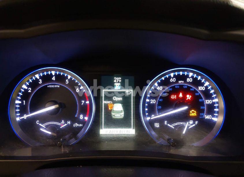 Photo 7 of 2016 Toyota Highlander XLE V6 (VIN 5TDJKRFH7GS500194)