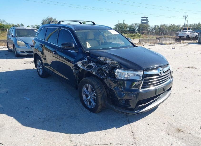 2014 Toyota Highlander XLE V6 (VIN 5TDJKRFH8ES017004) main photo