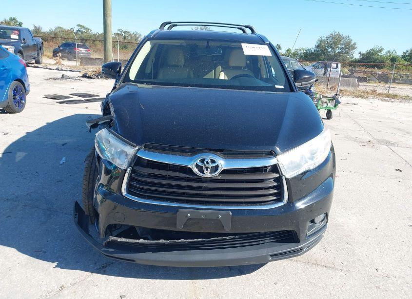 Photo 12 of 2014 Toyota Highlander XLE V6 (VIN 5TDJKRFH8ES017004)