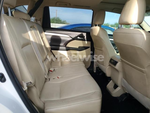 Photo 7 of 2014 TOYOTA HIGHLANDER XLE (VIN 5TDJKRFH8ES069166)