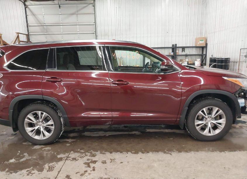 Photo 14 of 2015 Toyota Highlander XLE V6 (VIN 5TDJKRFH8FS178714)