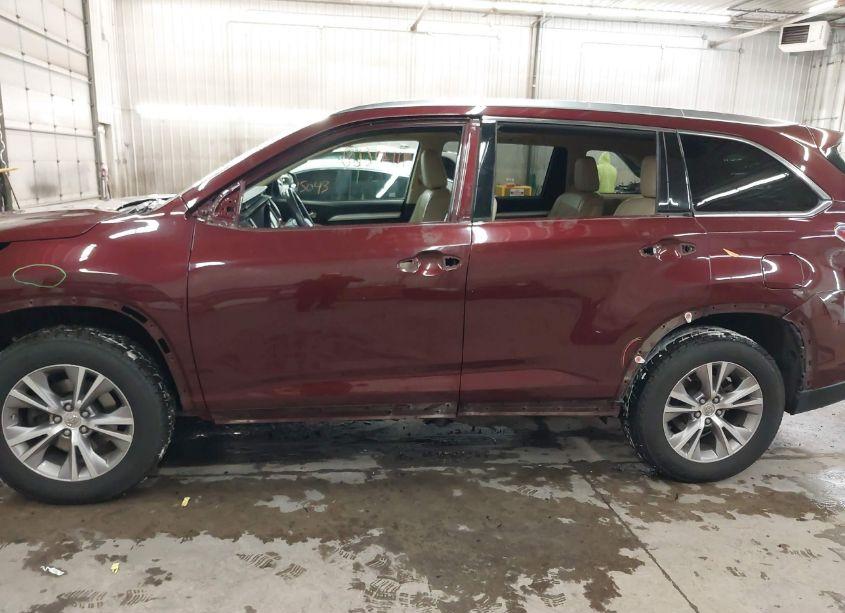 Photo 18 of 2015 Toyota Highlander XLE V6 (VIN 5TDJKRFH8FS178714)